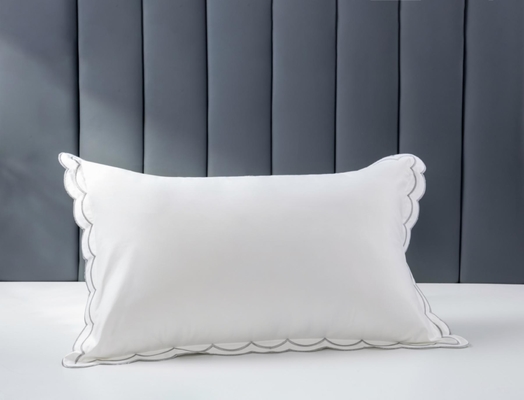 OEM Casas de almohada bordadas de algodón blanco OEKO-TEX Casas de almohada de talla King